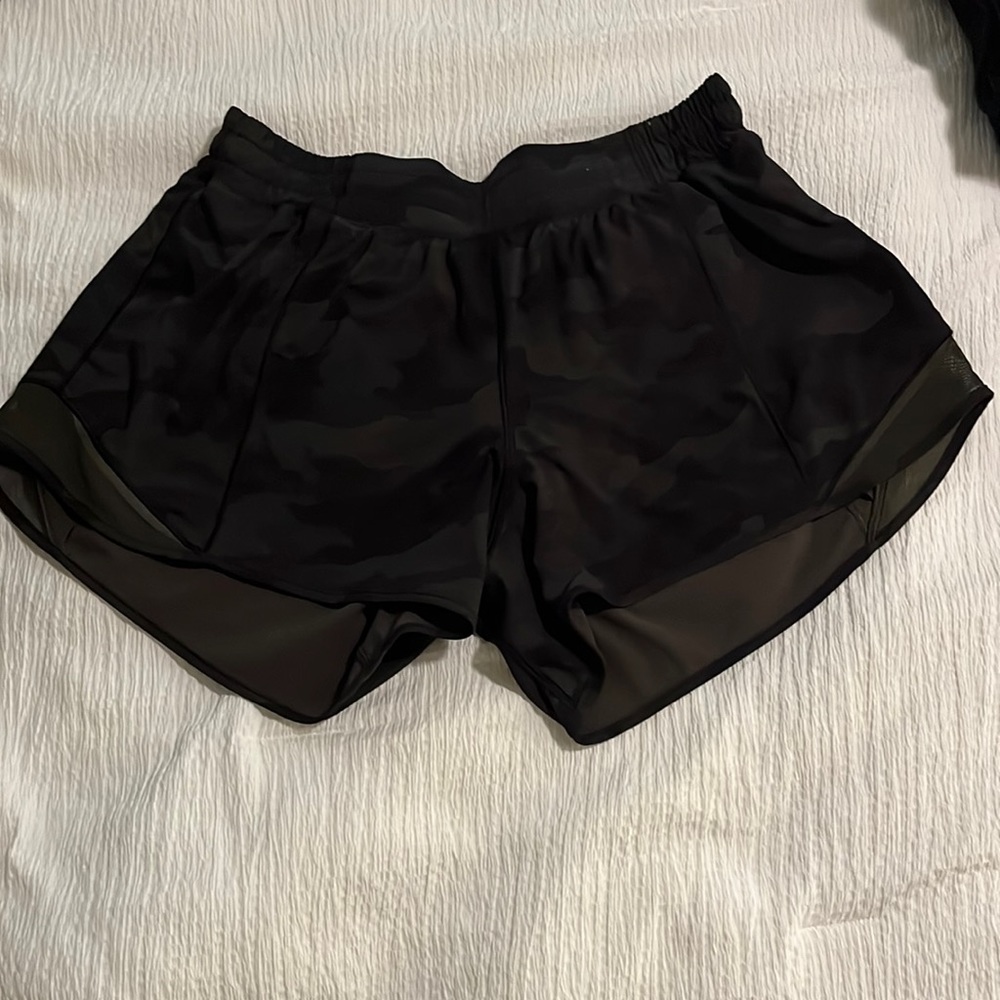 Lululemon Hotty Hot High-Rise Lined Short 4"